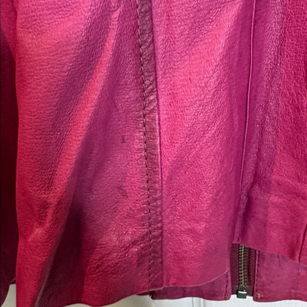 ⭐️ Danier Fuchsia Leather Jacket- size medium - Picture 8 of 12